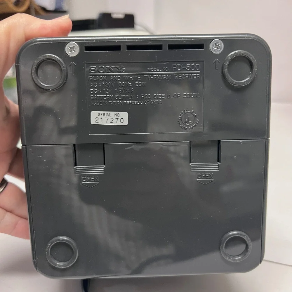 Vintage 1988 Sony Mega Watchman FD-500 Portable TV AM FM Radio Box Manual